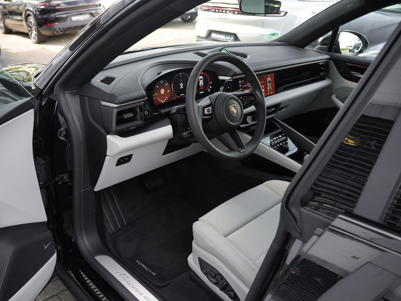 Porsche Macan 4 ACC-LUFTF.-PANO-BOSE-22"RS-LEDER KREIDE