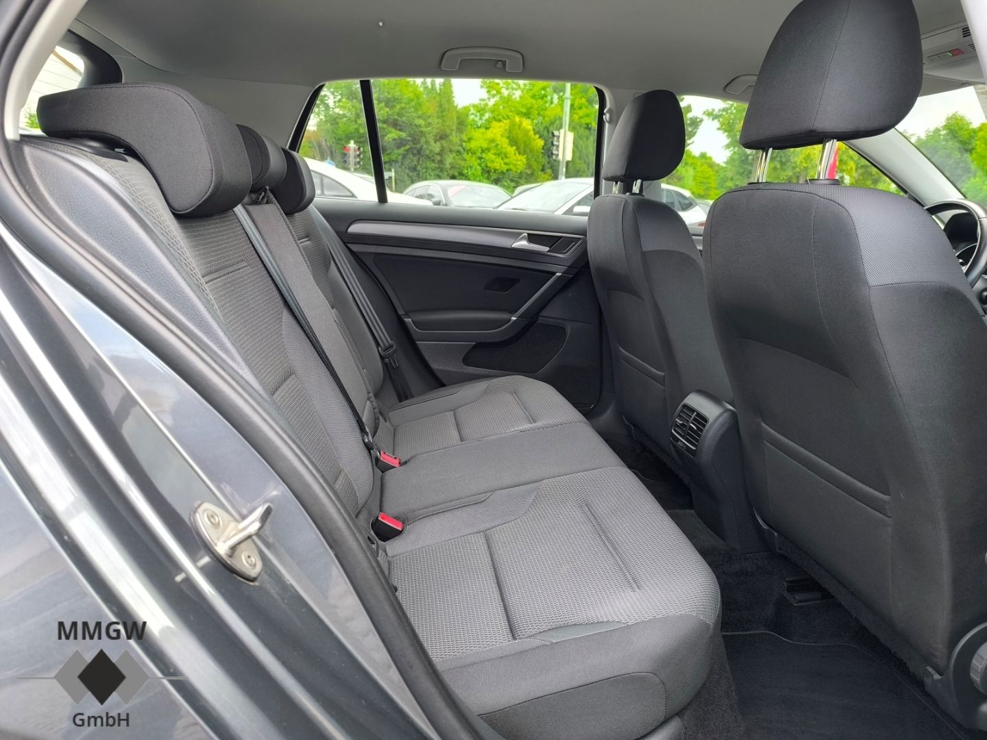 Volkswagen Golf VII e-e- - Samsaru's Car Outlet