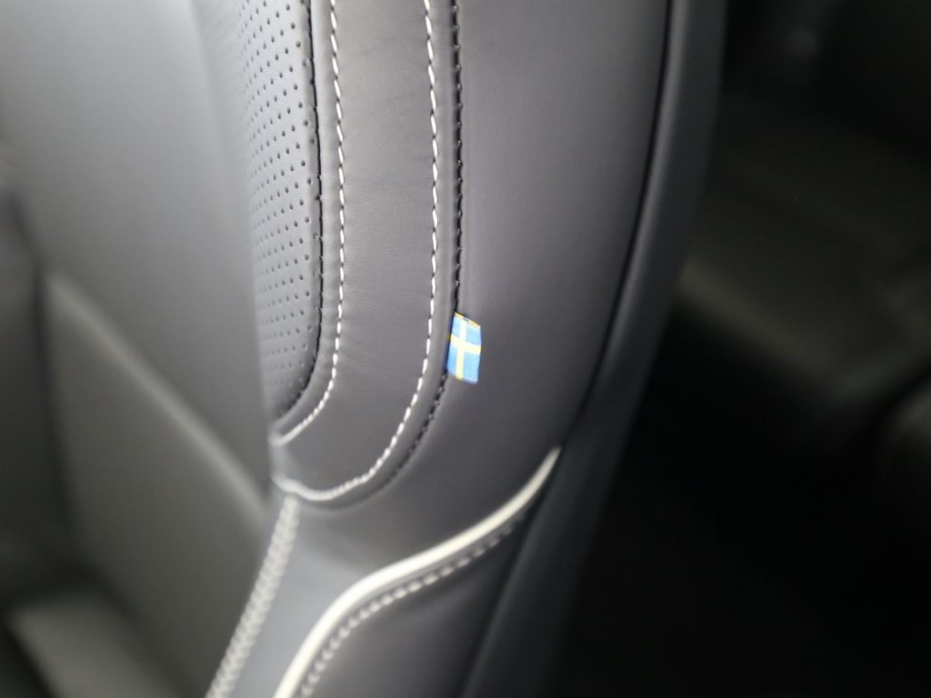 Volvo XC90 Plus Bright Recharge Plug-In Hybrid AWD T8