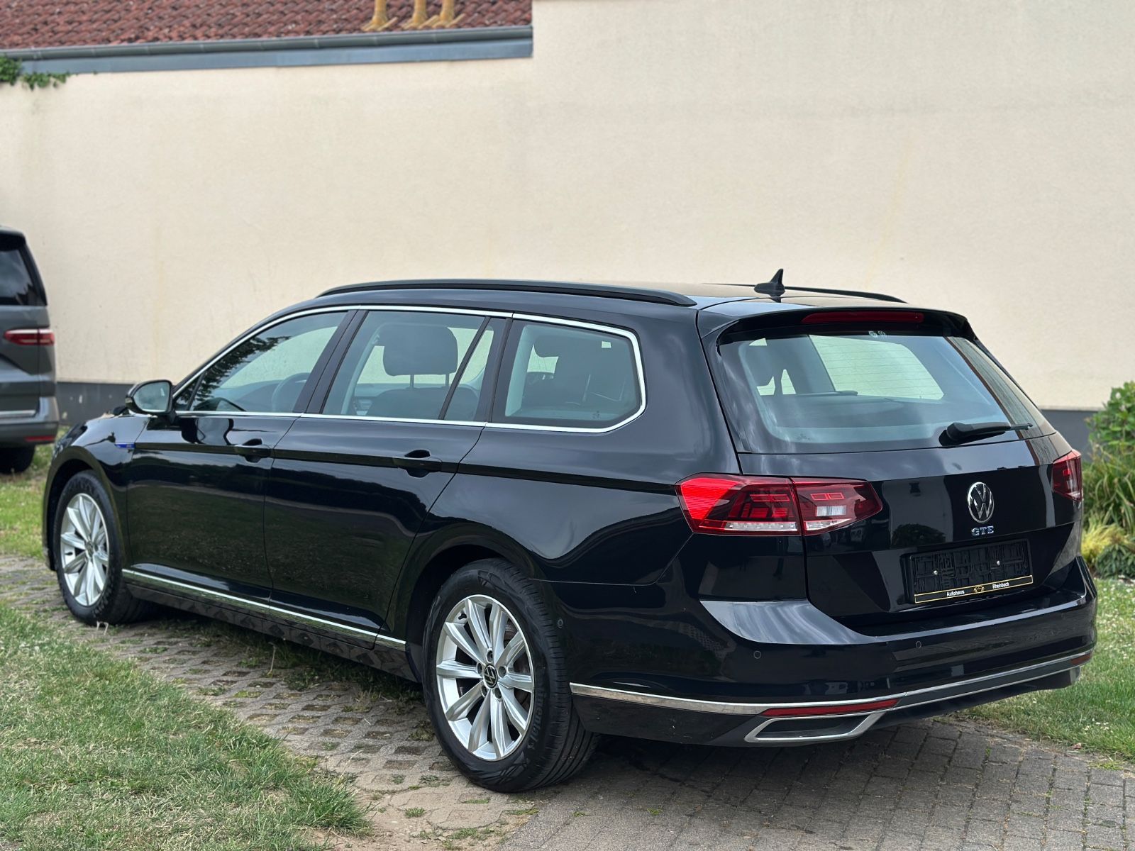 Volkswagen Passat Variant GTE 1.4 TSI Hybrid - Samsaru's Car Outlet