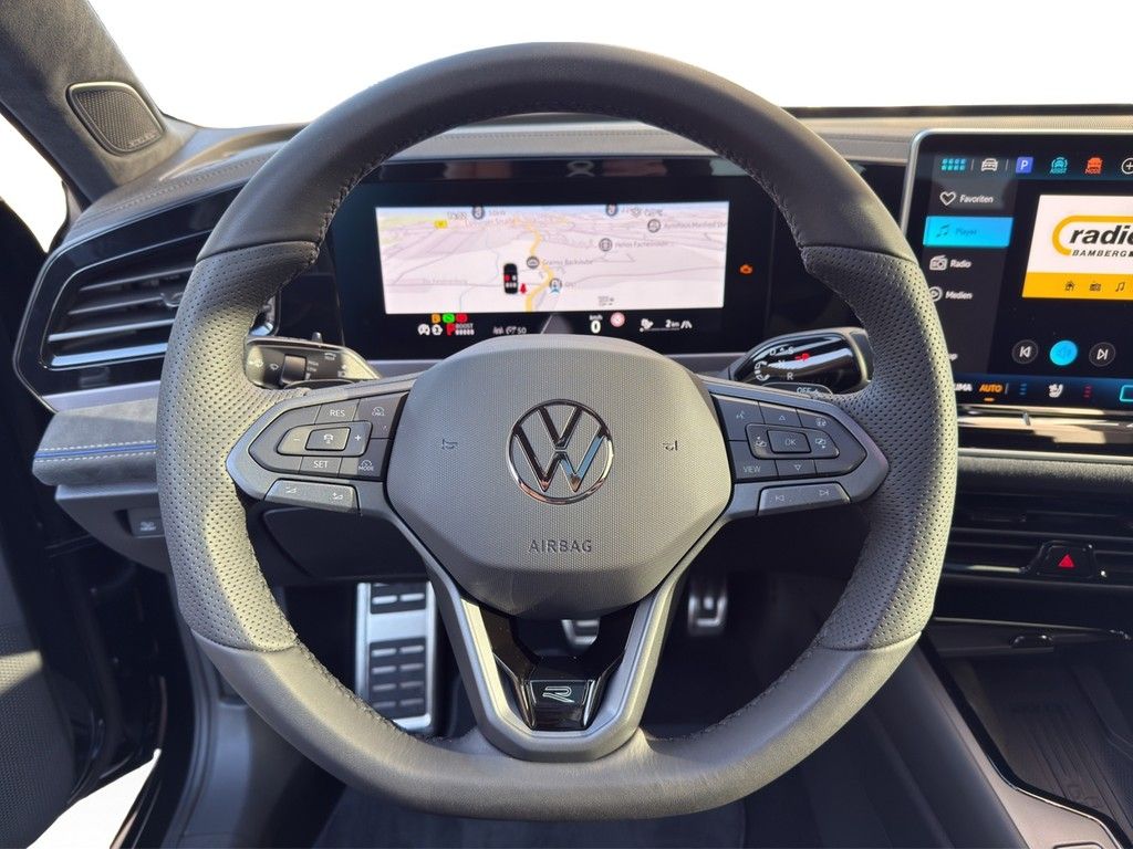 Volkswagen Passat 1.5 eHybrid DSG R-Line DCC BLACK STYLE*AH
