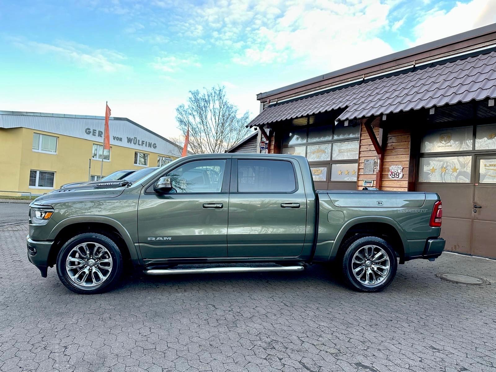 Dodge LARAMIE*5.7*LPG*AHK*NAVI*PDC*RAMBOX*GARANTIE*