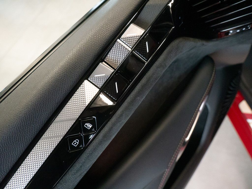 DS Automobiles DS 4 E-TENSE 225 Performance Line + MATRIX-LED