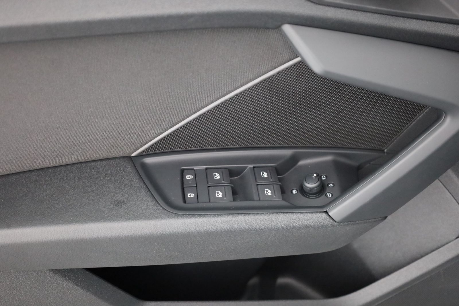 Audi A3 35 TDI S-Tronic Limousine LED Navi AHK Tempo