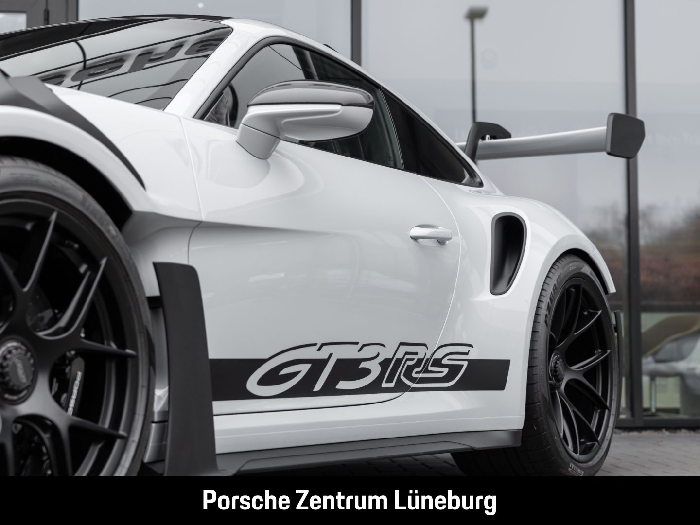 Porsche 992 911 GT3 RS - Samsaru's Car Outlet
