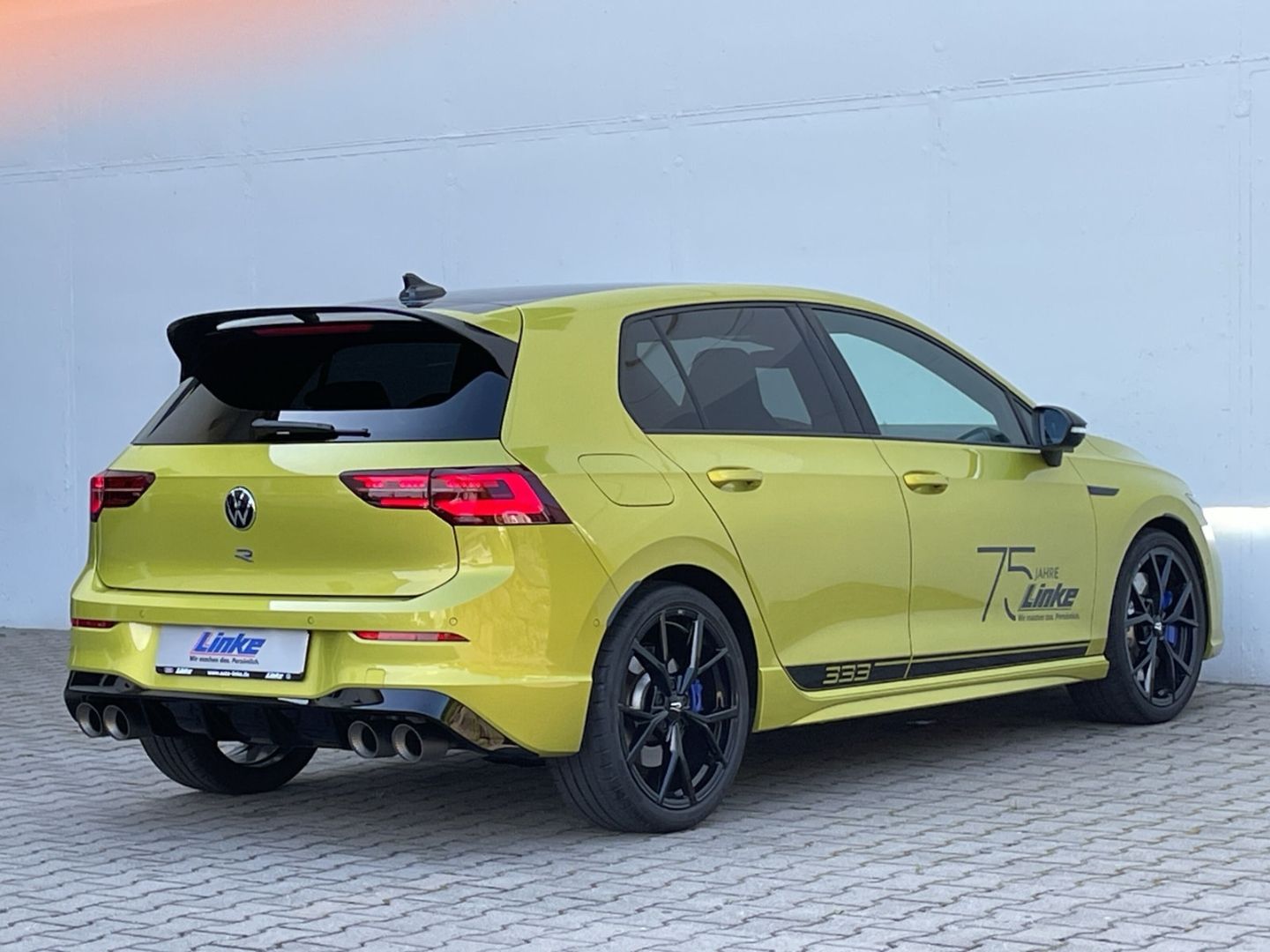 Volkswagen Golf R 333 2.0 TSI DSG 4Motion - Samsaru's Car Outlet