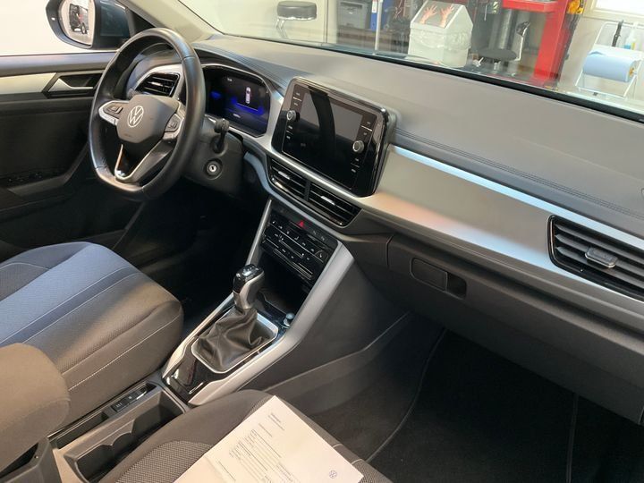 Volkswagen T-Roc Life TSI DSG - Samsaru's Car Outlet