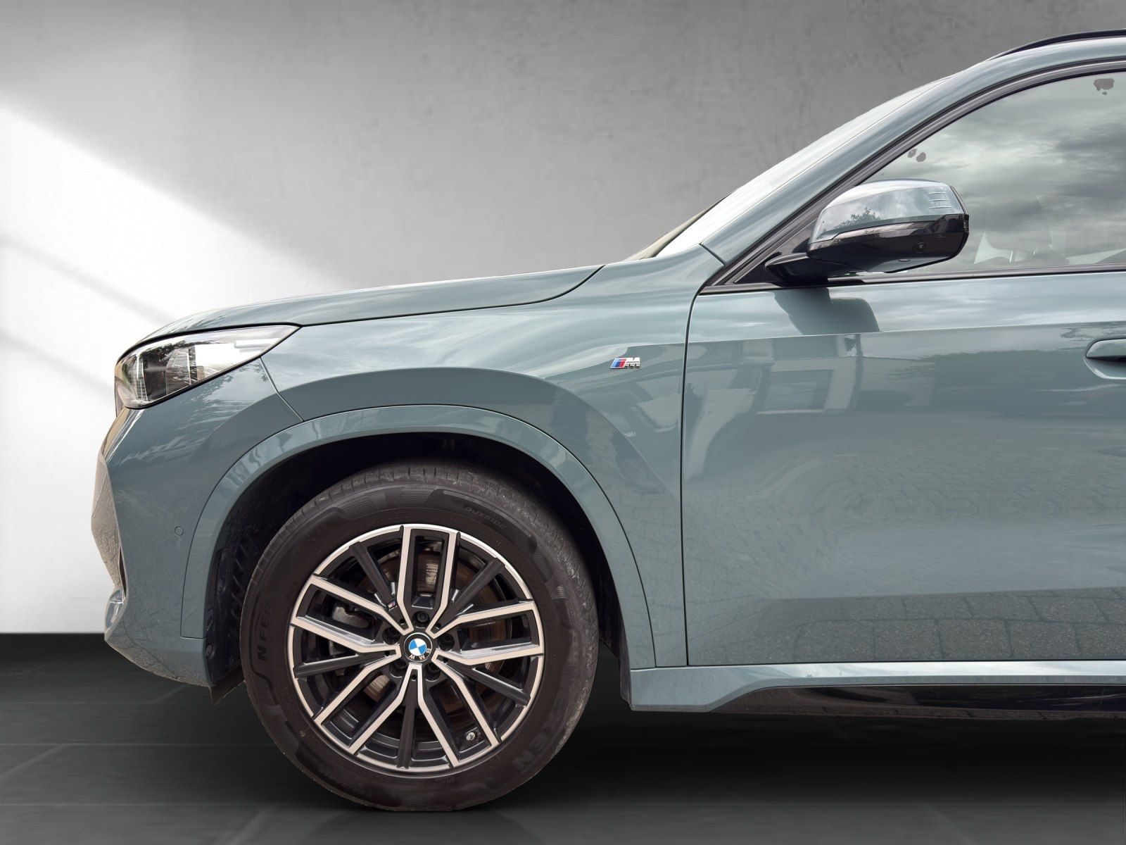 BMW X1 xDrive23i M Sport - Samsaru's Car Outlet
