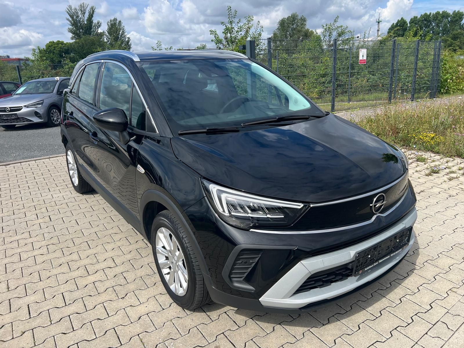 Opel Crossland 1.5 D Elegance Aut. - Samsaru's Car Outlet