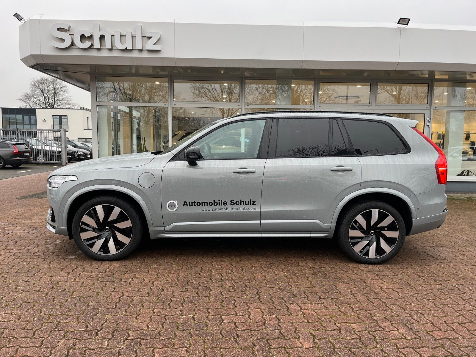 Volvo XC90 T8 Ultra Dark Plug-In AWD - Samsaru's Car Outlet
