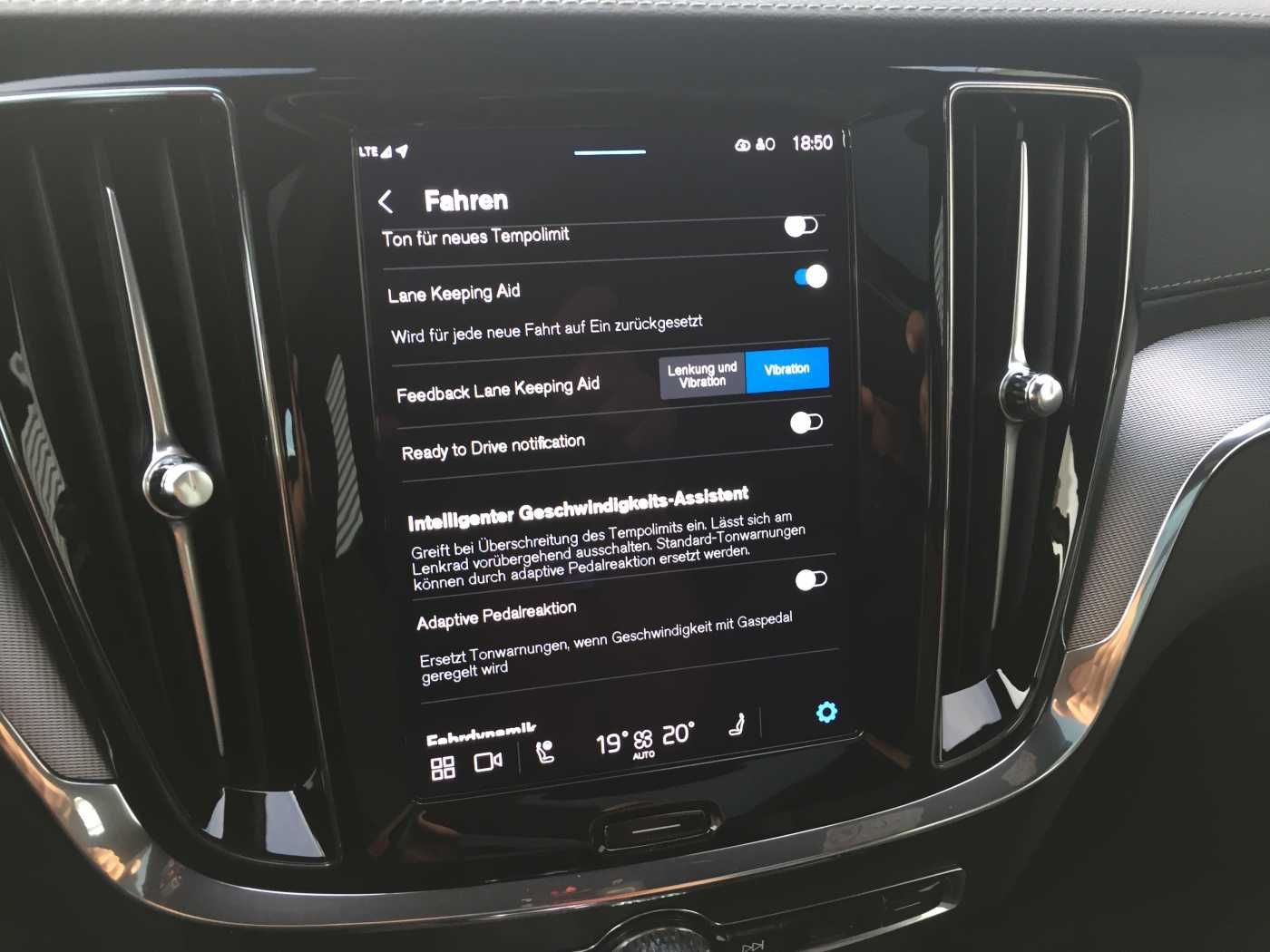 Volvo V60 V 60 T8 Ultra Dark Recharge Plug-In Hybrid A