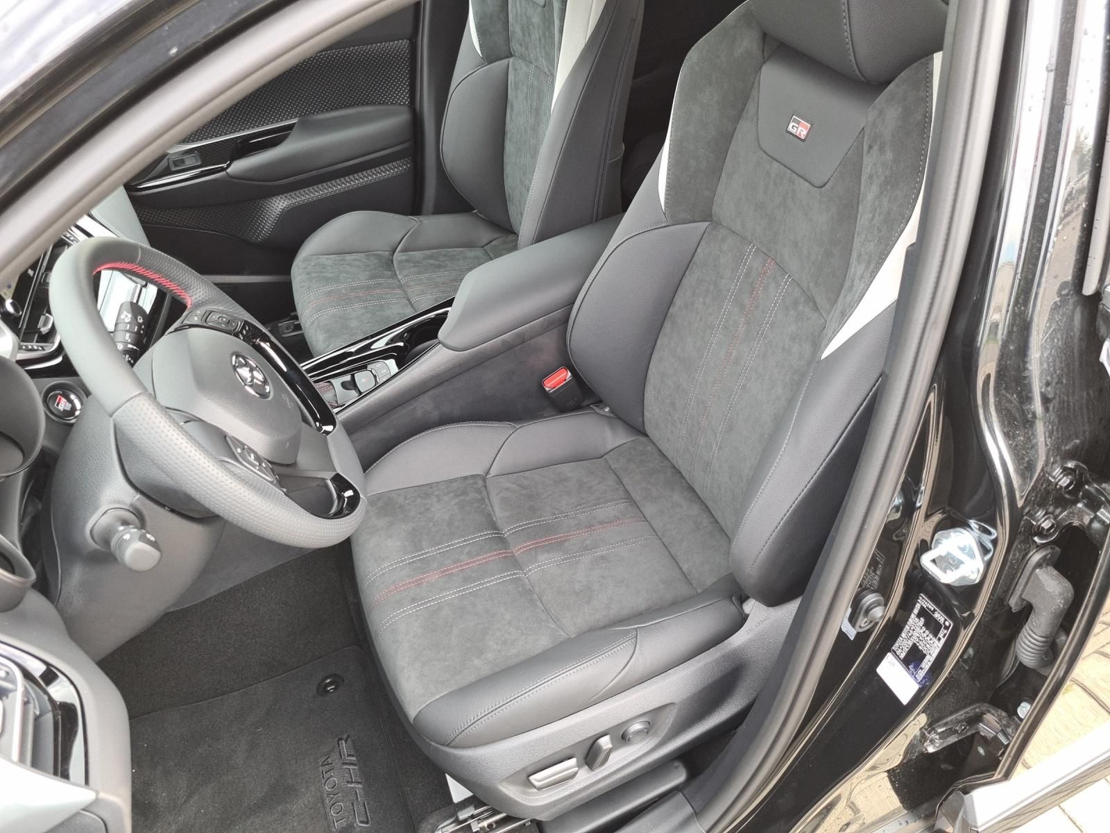 Toyota C-HR Hybrid GR Sport Black Edition - Samsaru's Car Outlet