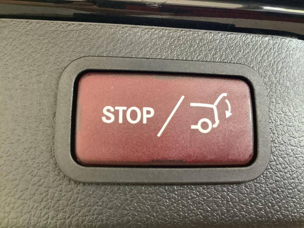 Mercedes-Benz V 300 d Sport - Samsaru's Car Outlet