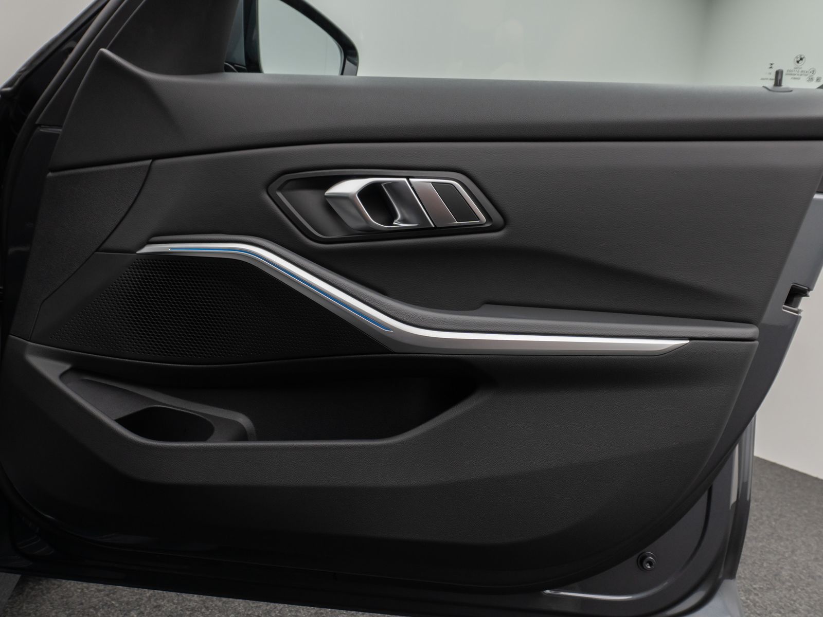 BMW 320e Sport Line - Samsaru's Car Outlet