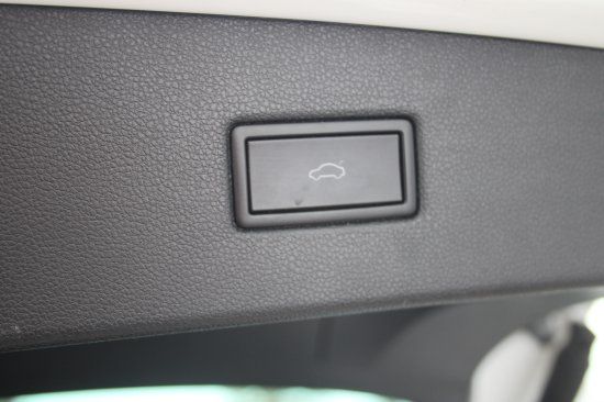 Volkswagen Tiguan 2.0 TDI 4Motion R-Line DSG Pano AHK ACC 2