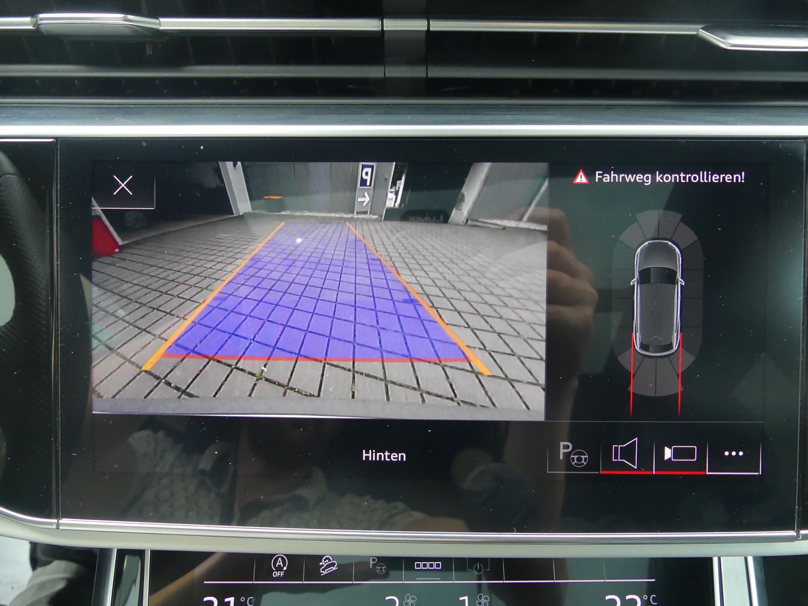 Audi Q8 50 TDI Quattro S Line PANO/MATRIX/AHK/STHZ/AI