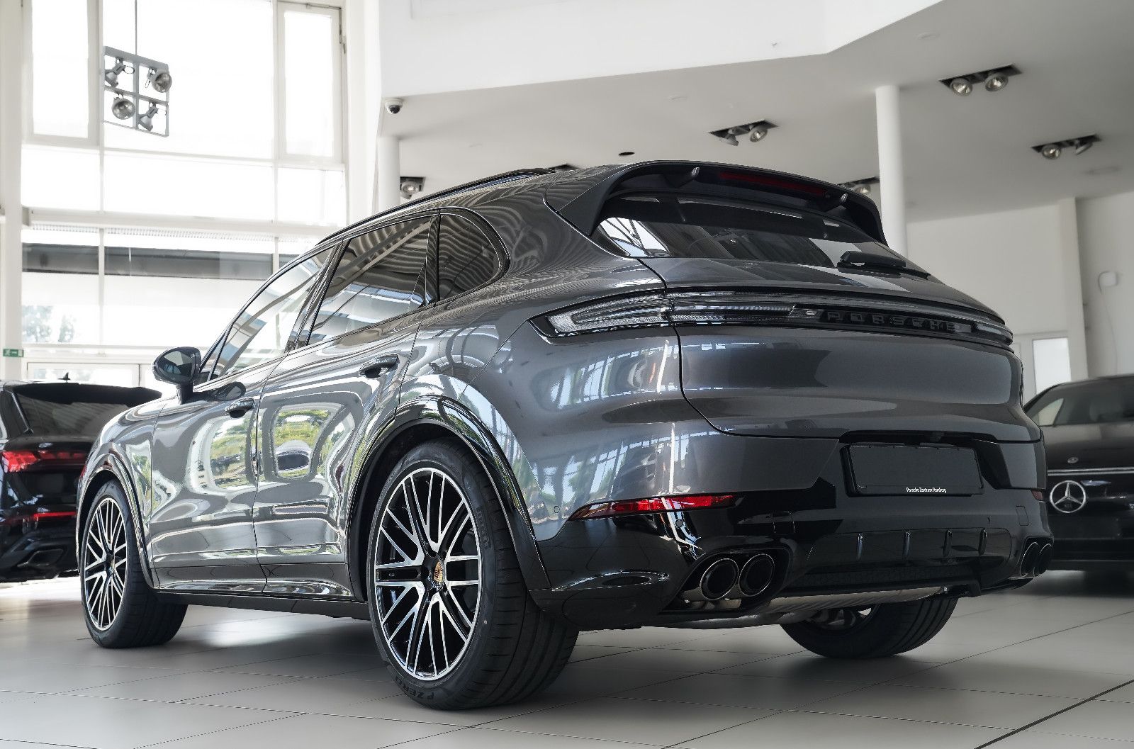 Porsche Cayenne GTS Hinterachslenkung 360 Pano AHK ACC