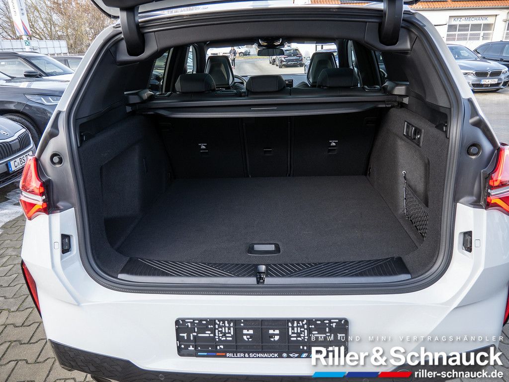 BMW X3 xDrive 20d M-Sport NAVI AHK ACC LED PANO 360°