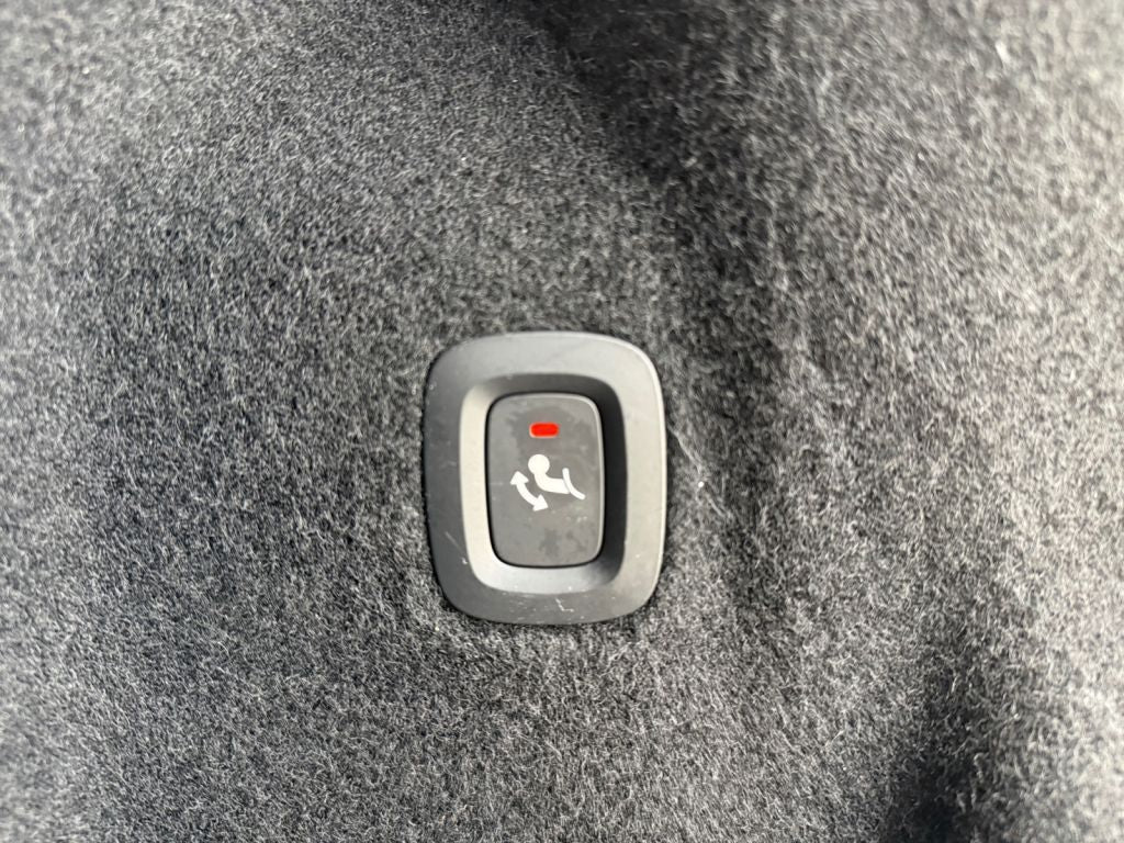 Volvo XC60 T6 AWD Plug-in Hybrid Ultra Black Edition 3