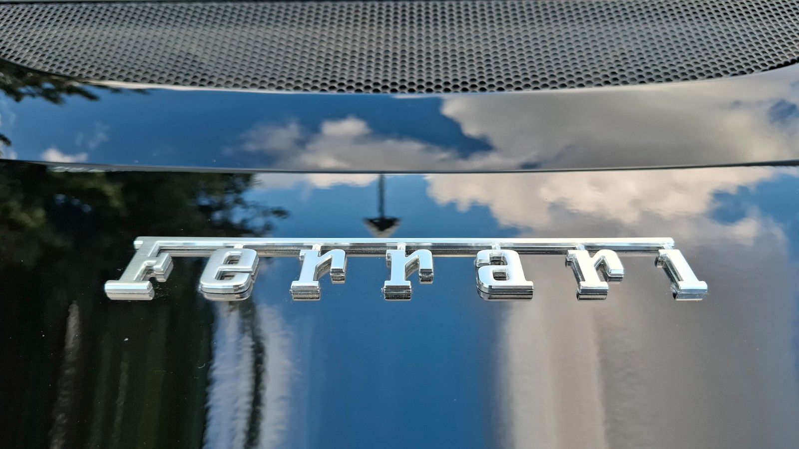 Ferrari 296 GTS DAYTONA STYLE CARBON NP: 385.000 €