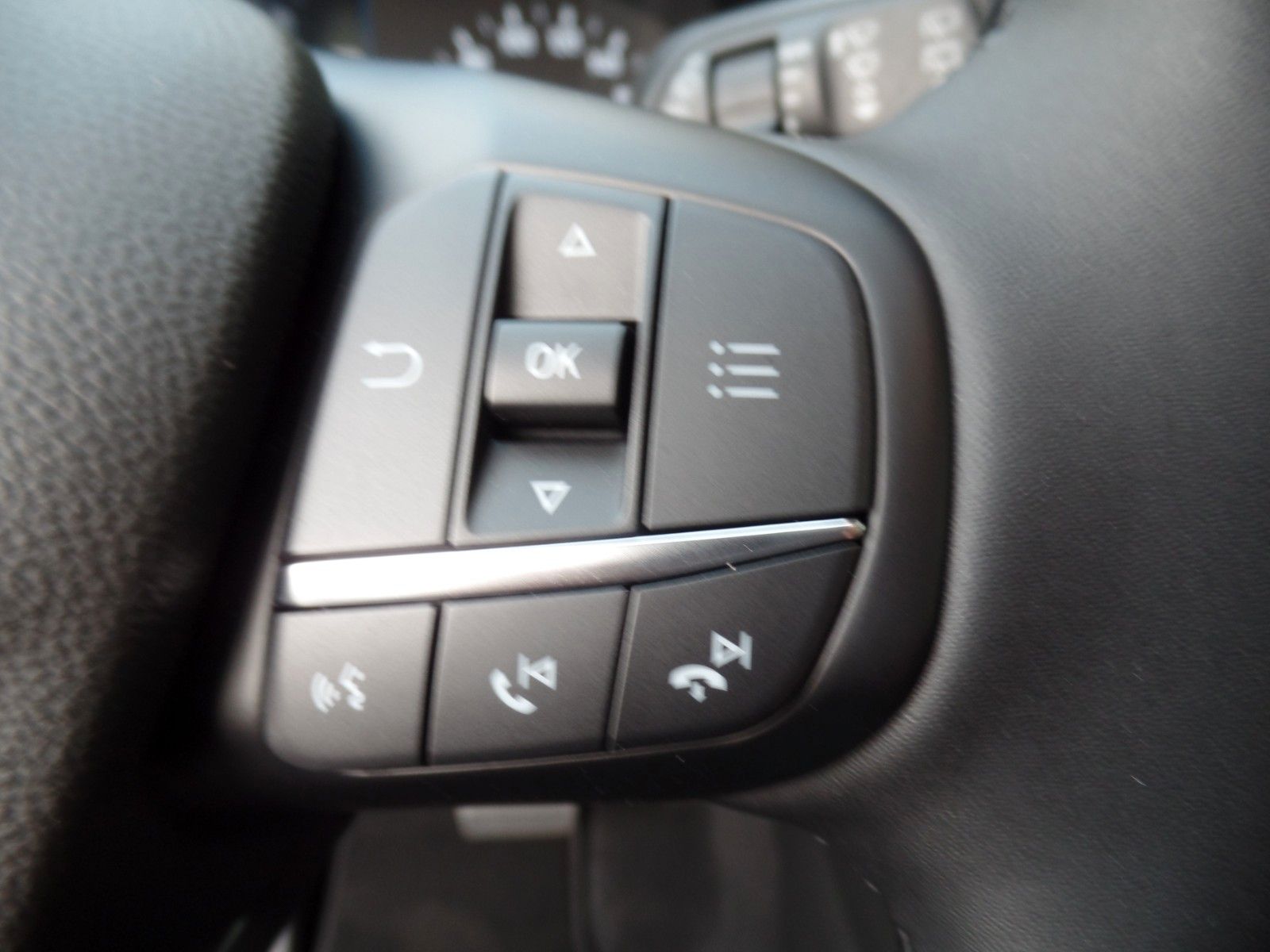 Ford Kuga 2.0l - Samsaru's Car Outlet