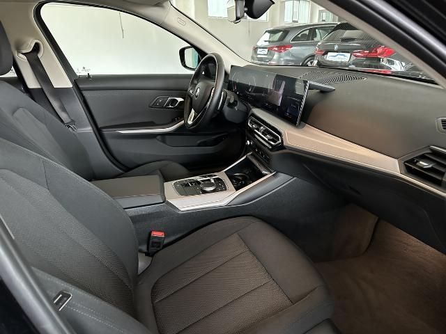 BMW 320 d Limousine xDrive Schiebedach Lenkrad behei
