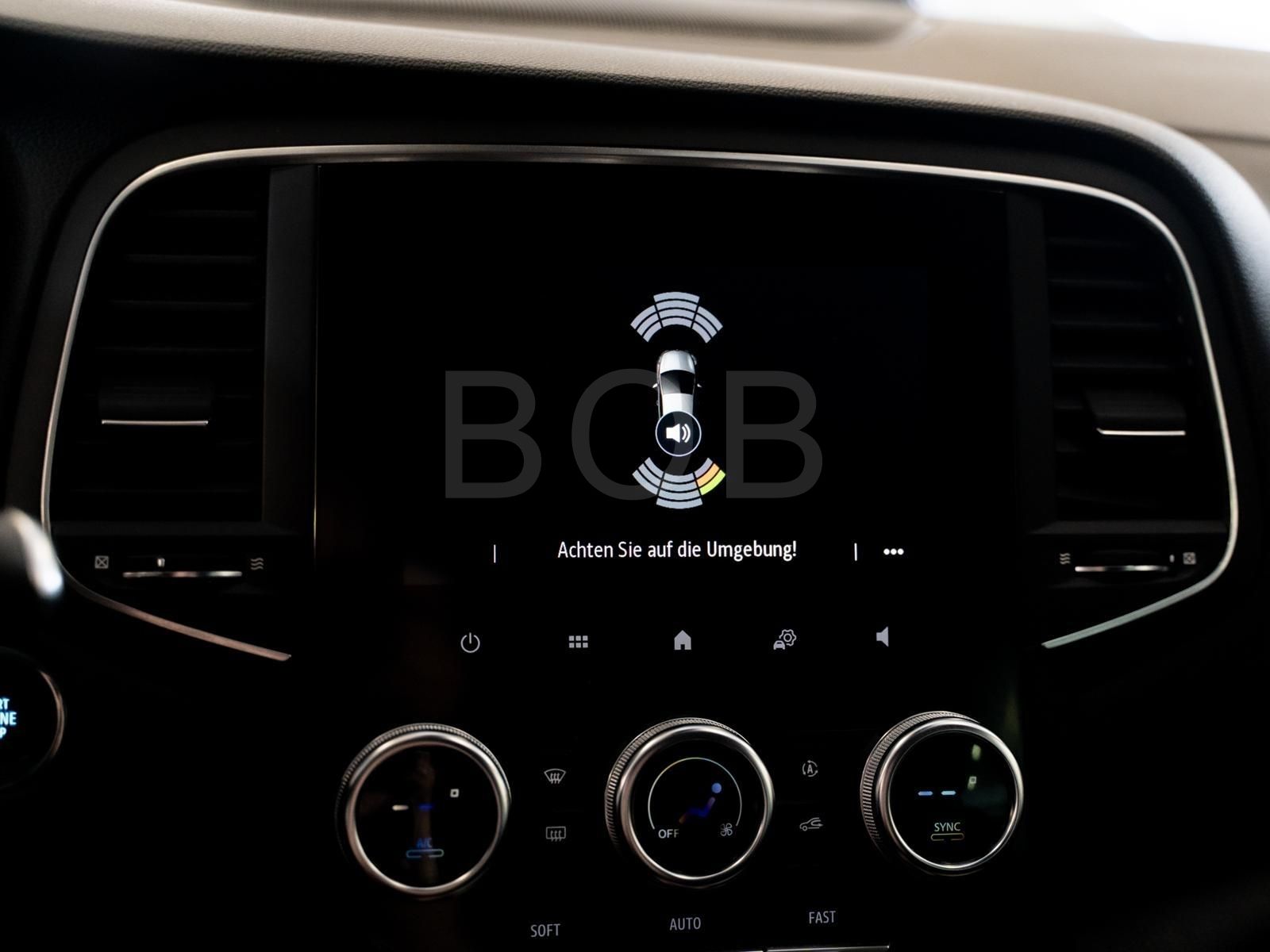 Renault Megane Grandtour ZEN E-TECH Plug-in - Samsaru's Car Outlet