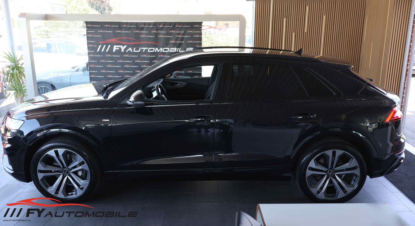 Audi Q8 50 TDI quattro S Line - Samsaru's Car Outlet
