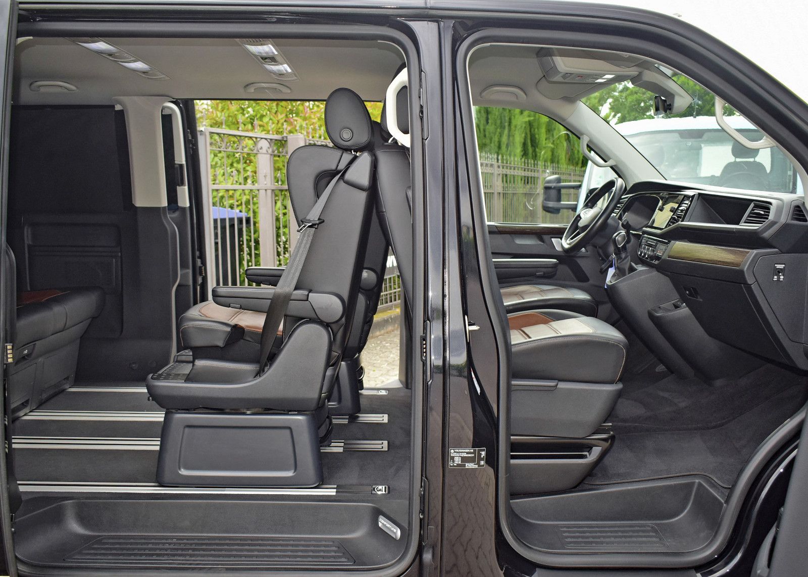 Volkswagen VW T6.1 Multivan - Samsaru's Car Outlet