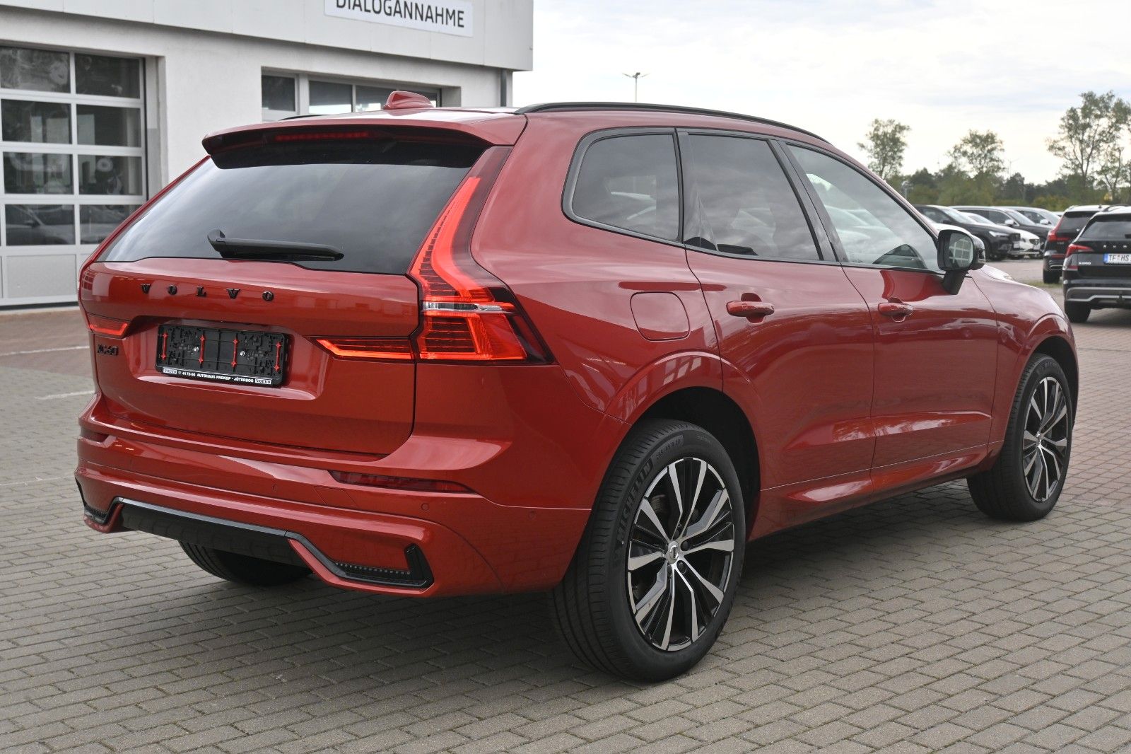 Volvo XC60 B4 D AWD Black *H&K*STDHZG*360°*ACC