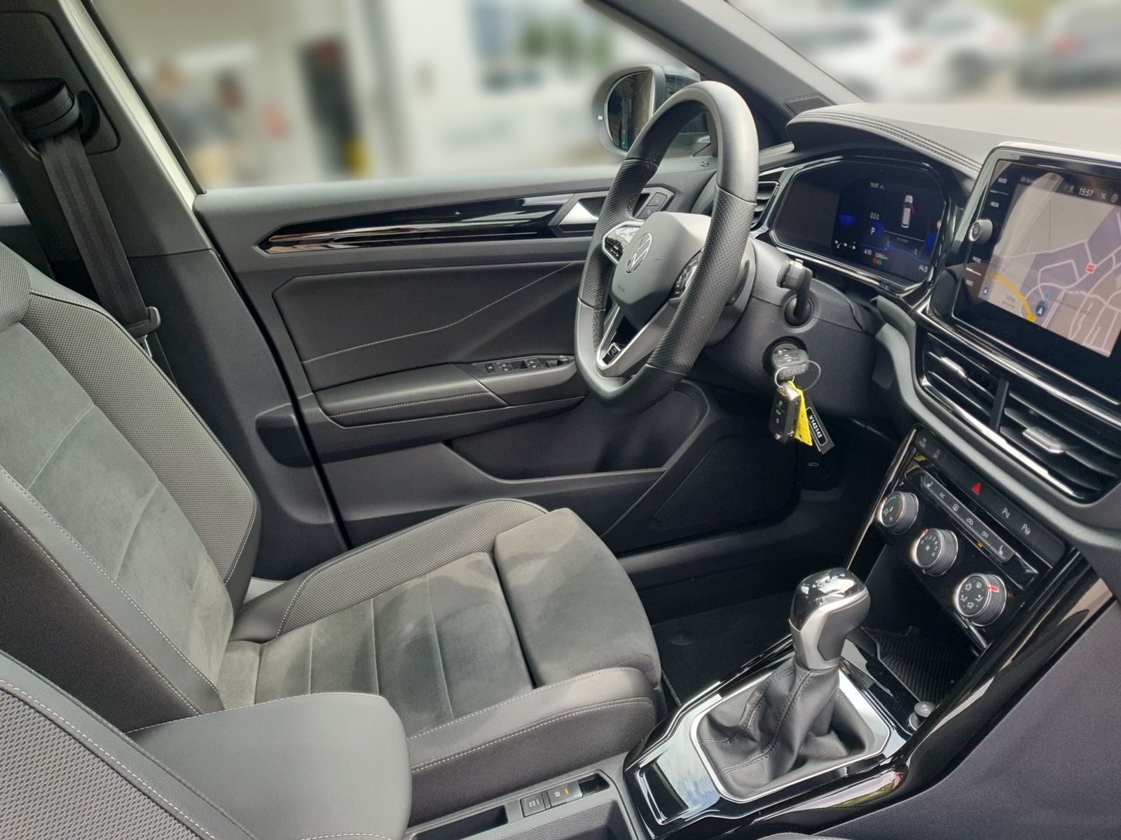 Volkswagen T-Roc R-LINE Black - Samsaru's Car Outlet