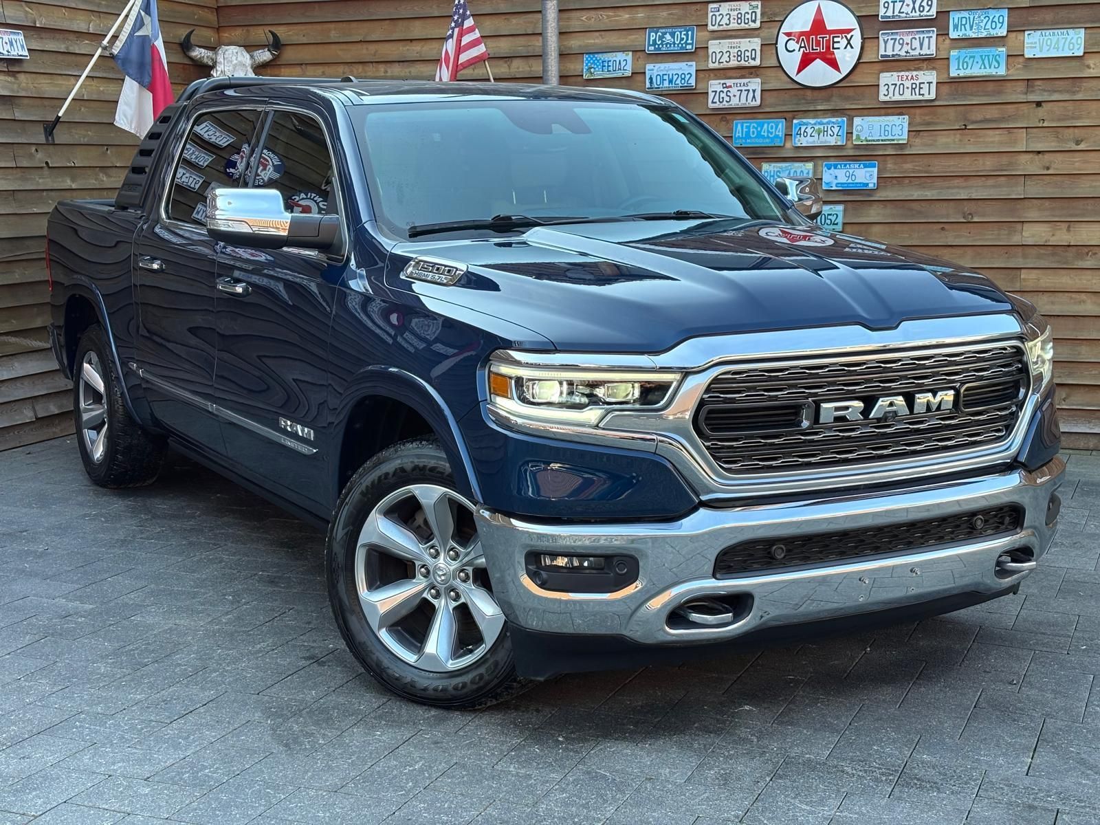 Dodge RAM 1500 5,7 Limited 360° 12´´ Navi H&K AHK