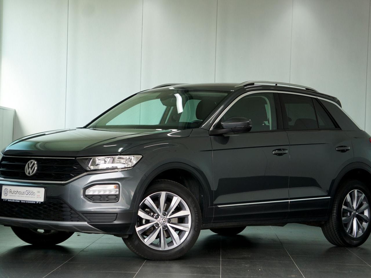 Volkswagen T-Roc Style 1.5 TSI - Samsaru's Car Outlet