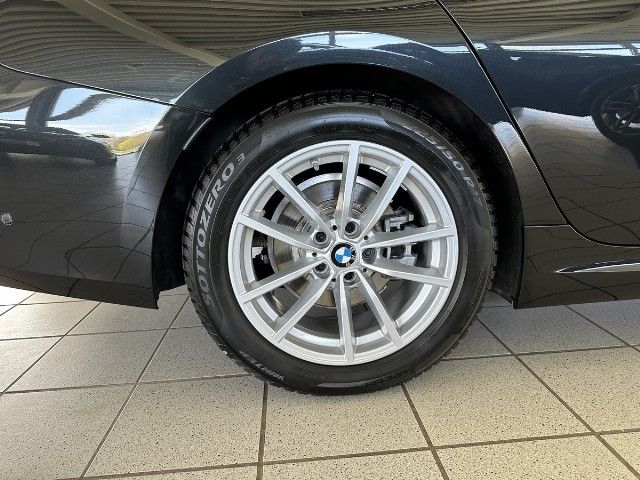 BMW 318 i M Sport AHK HUD 360° Kamera Alcantara LED