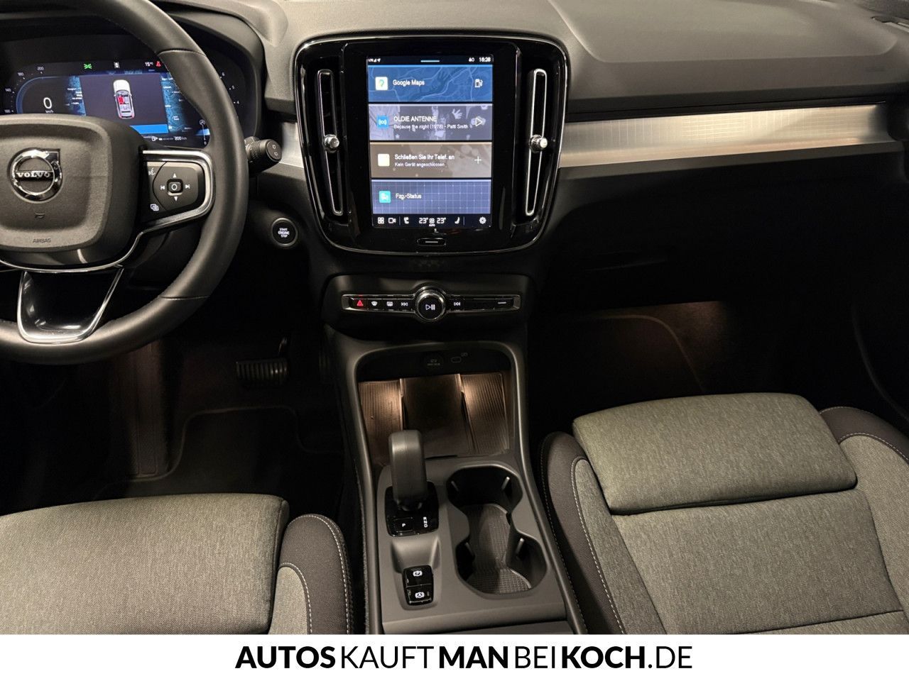 Volvo XC40 B3 DKG Core AHK LED SHZ/LHZ NAVI PDC/CAM!