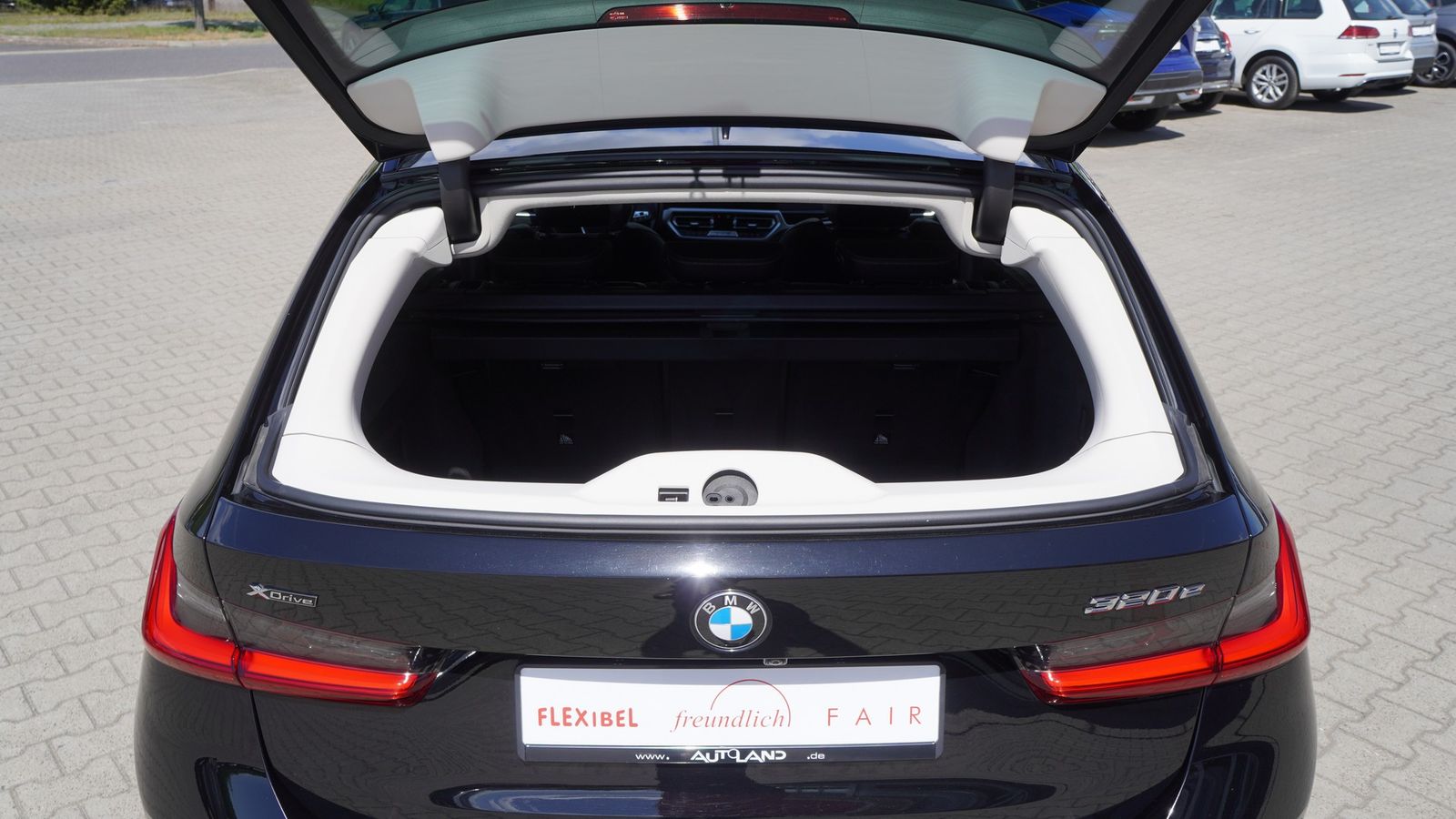 BMW 320e Touring xDrive Sport Line - Samsaru's Car Outlet