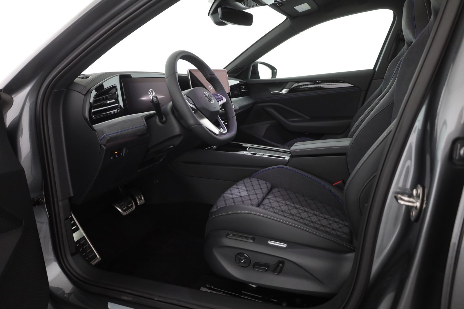 Volkswagen Passat Variant R-Line 2.0 TSI DSG Matrix Pano AH