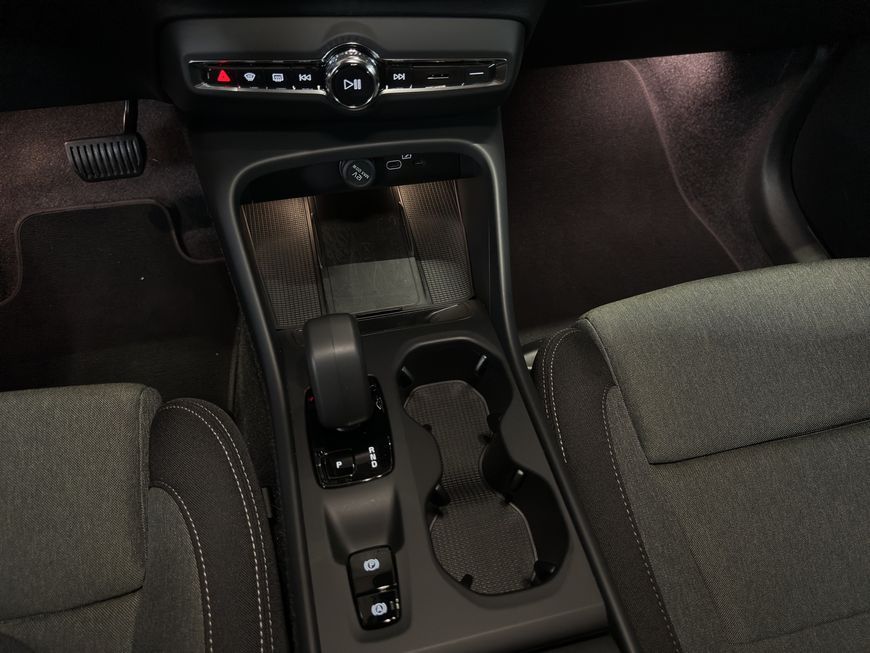 Volvo XC40 B3 B DKG Core AHK