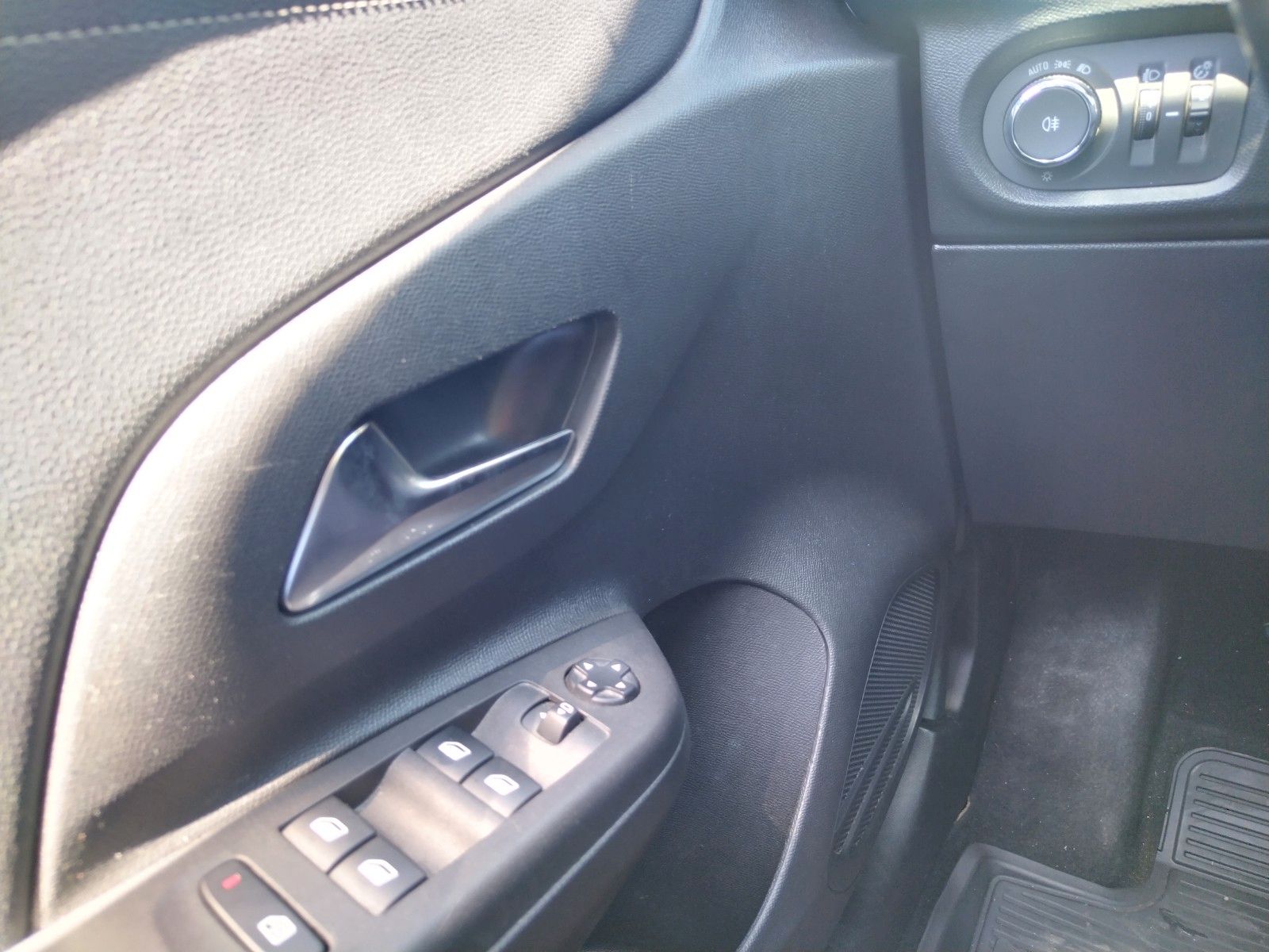 Opel Corsa F Elegance - Samsaru's Car Outlet