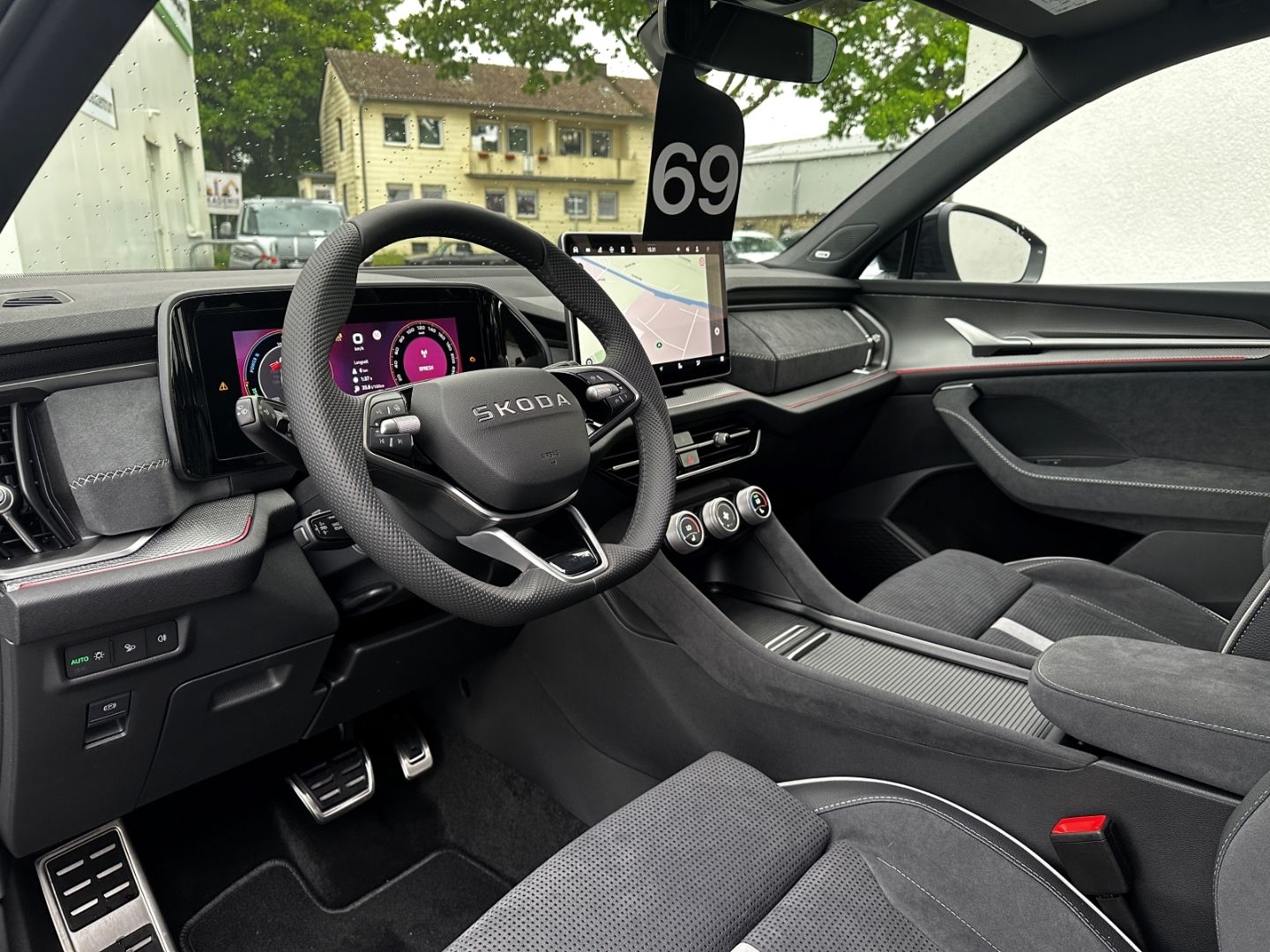 Skoda Kodiaq II 1.5 TSI iV DSG Sportline DCC AHK Matri