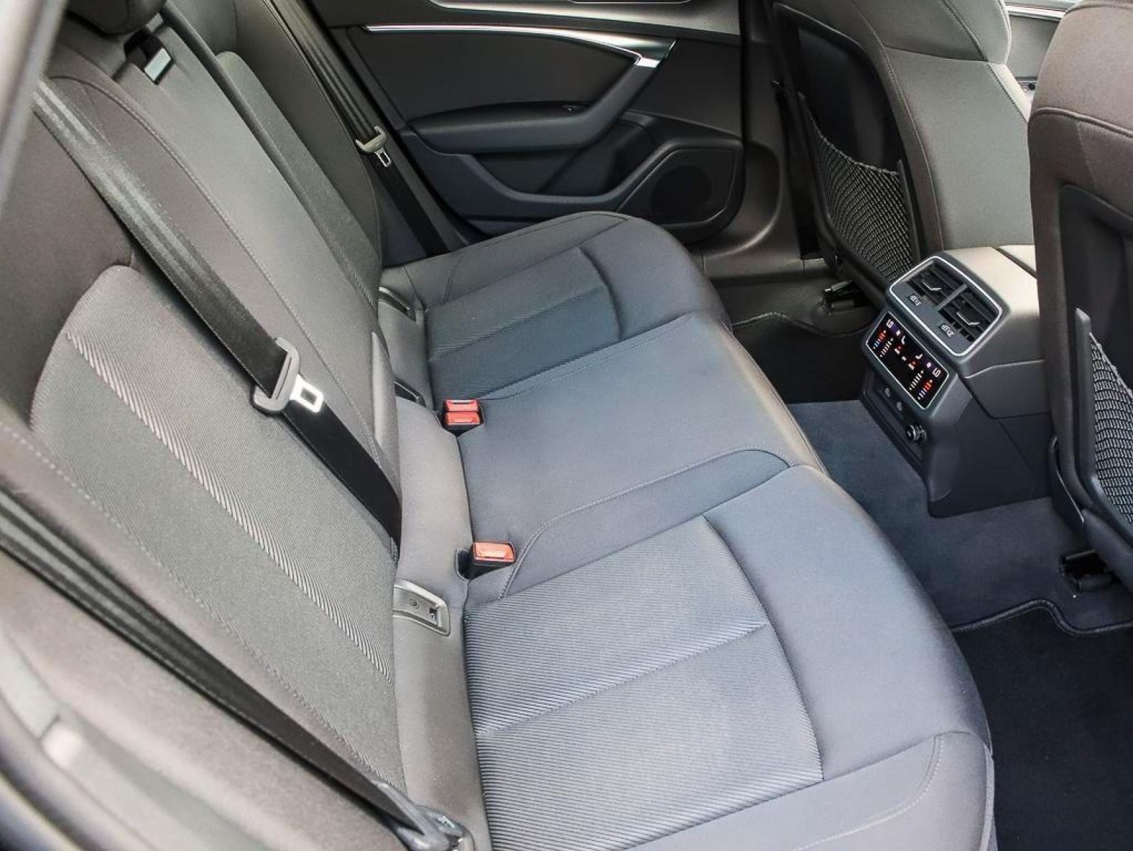 Audi A6 Avant 45 TFSI S line - Samsaru's Car Outlet