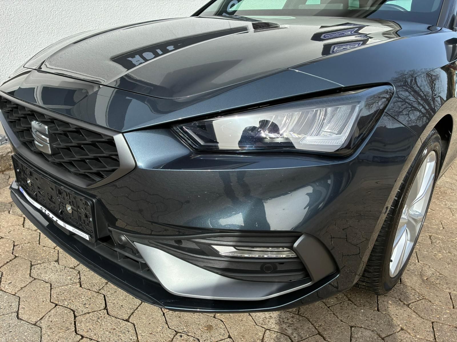 Seat Leon SP 2.0 TDI DSG NAVI LED AHK ACC KAMERA SHZ