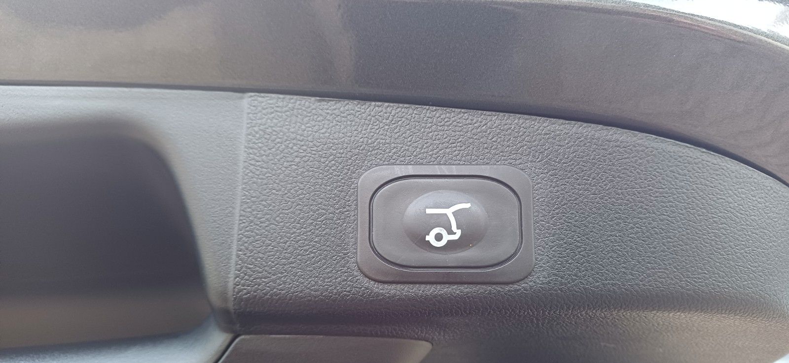 Ford Focus ST Line X-8Gang-Leder-Navi-Kamera-Pano-AHK