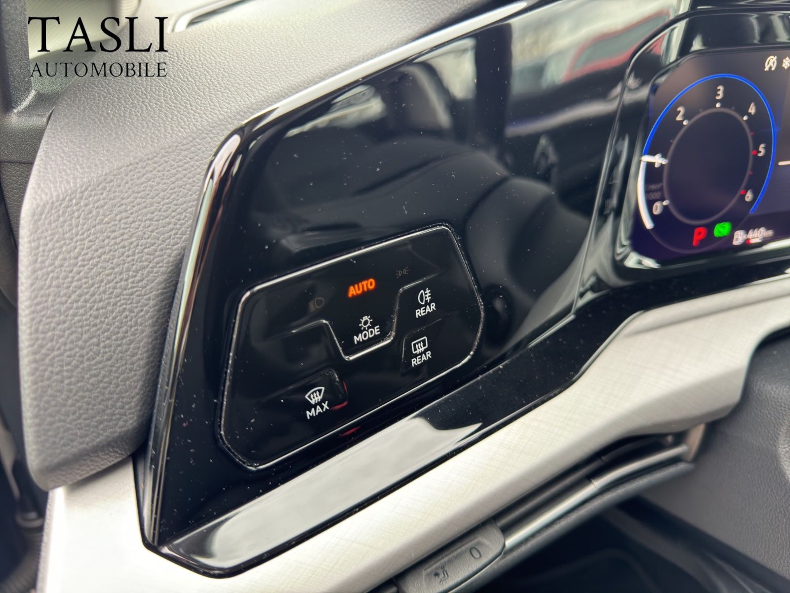 Volkswagen Golf VIII/8 Variant Life - Samsaru's Car Outlet