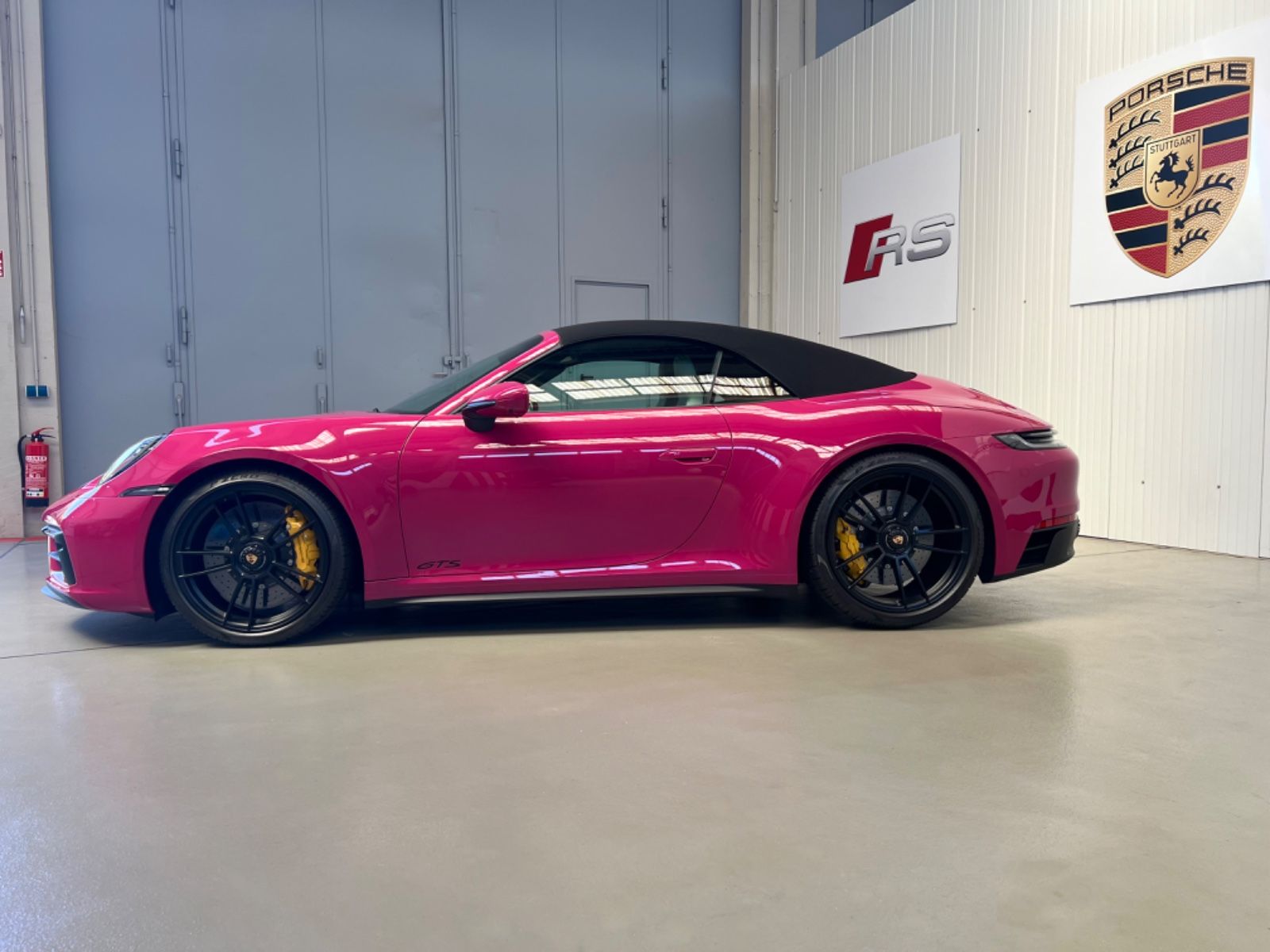 Porsche 992.1  4 GTS CABRIO PTS  LIFT HAL PCCB ExcManu