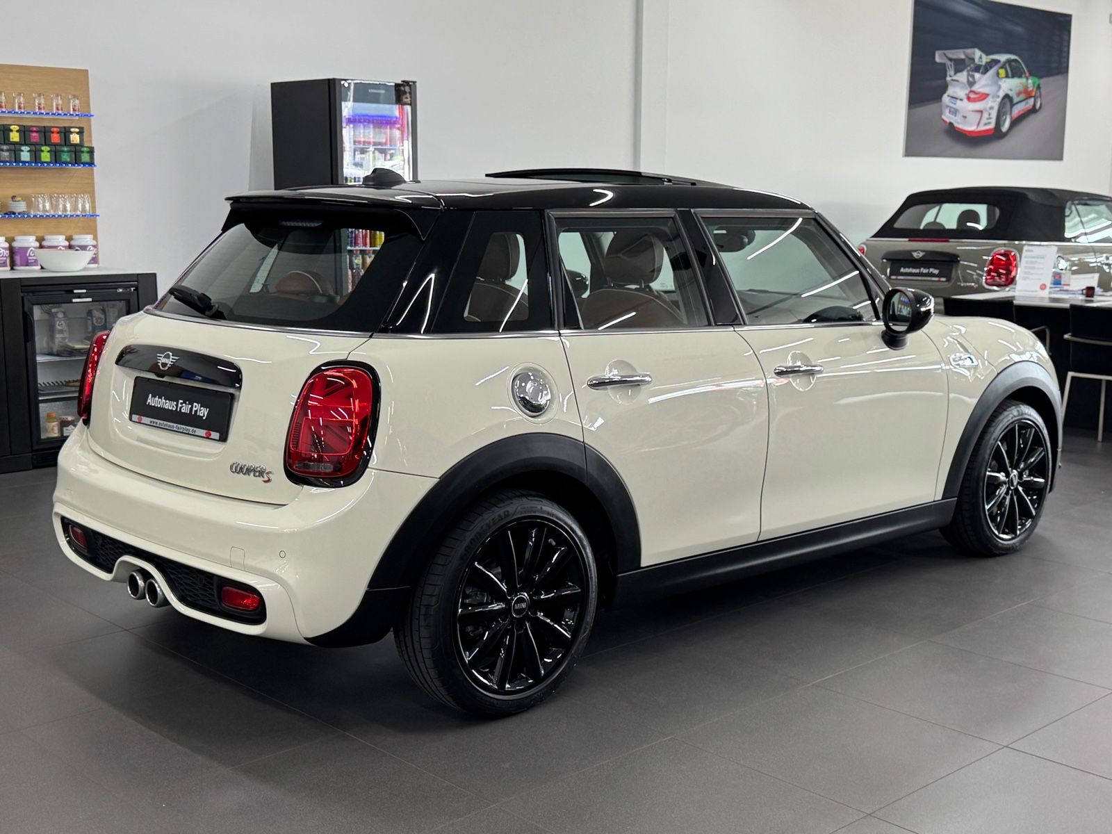 MINI Cooper S Aut. - Samsaru's Car Outlet