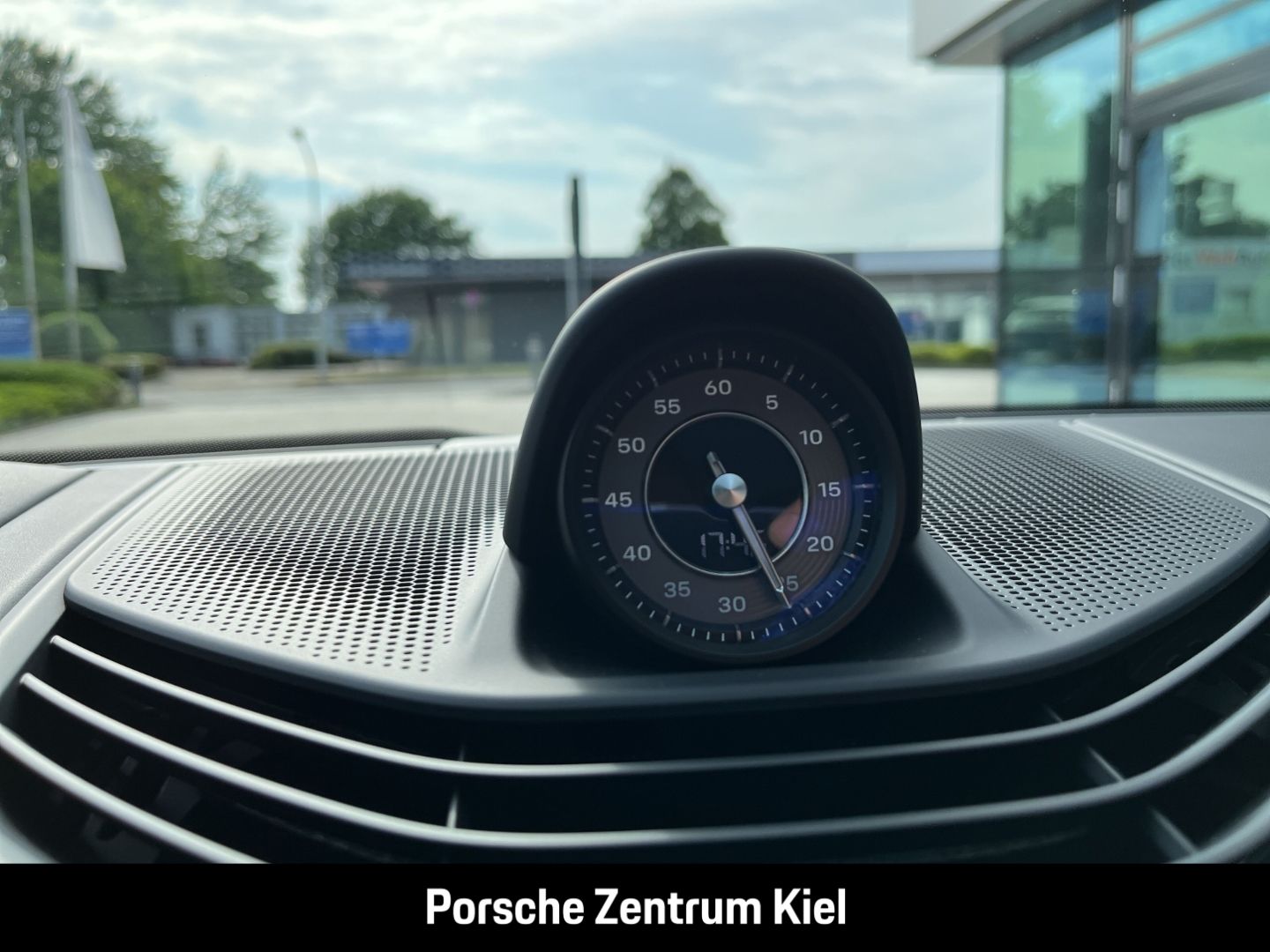Porsche Taycan Turbo S Sport Turismo Burmester Sunshine-