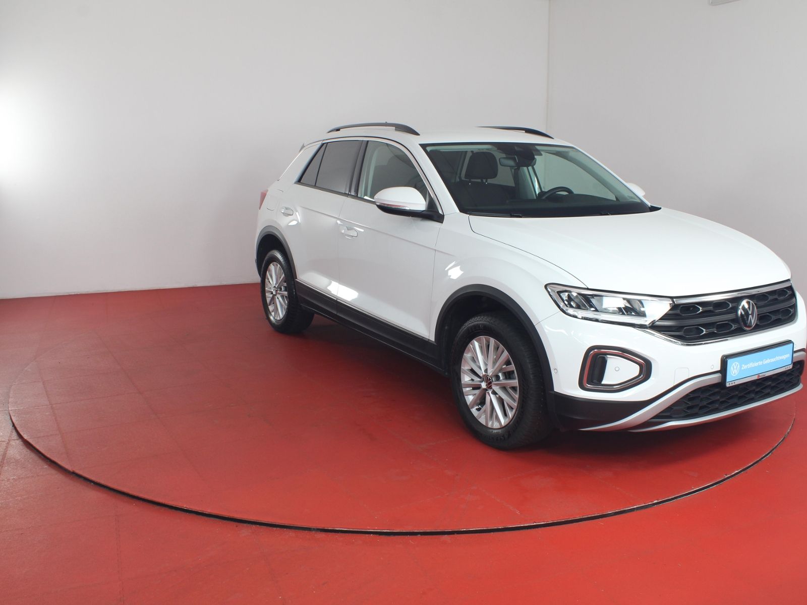 Volkswagen T-ROC Life 1.0TSI - Samsaru's Car Outlet