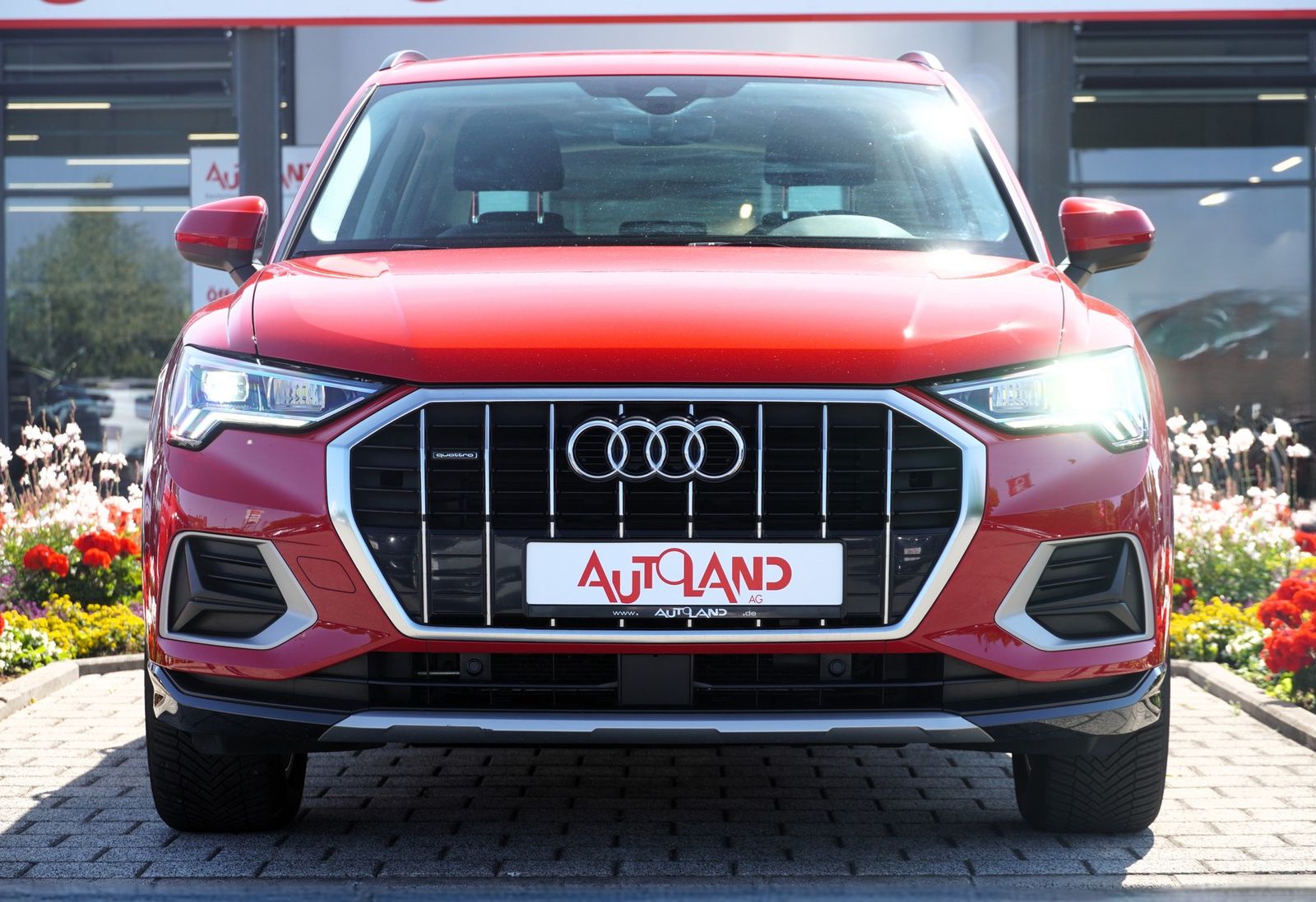 Audi Q3 35 TDI quattro advanced - Samsaru's Car Outlet
