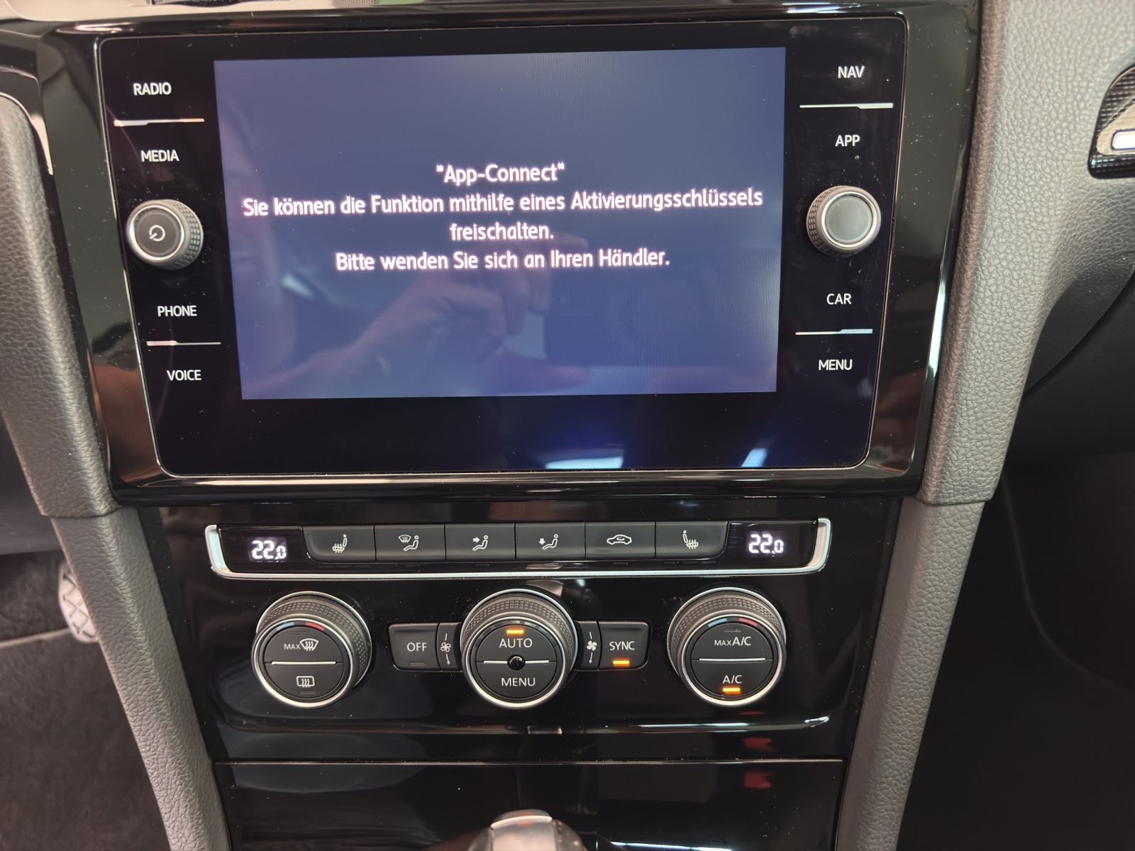Volkswagen Golf VII Variant 2.0 TDI Highline - Samsaru's Car Outlet